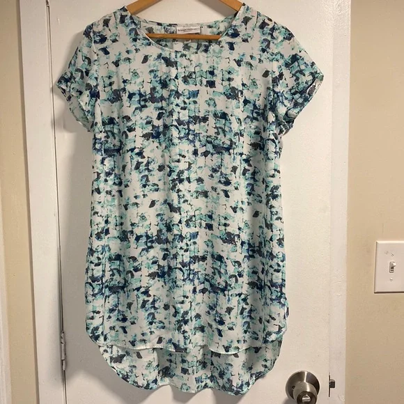 Patterned Top - Picture 1 of 4